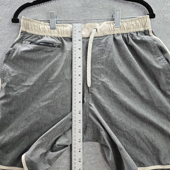 Vuori Men Activewear Shorts S Gray Banks Drawstring Zipped Pocket 7.5" Inseam - Picture 8 of 9
